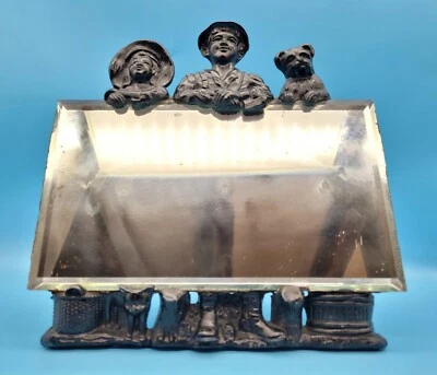 Antiguo caballete de mesa de hierro fundido del siglo XIX espejo trasero niño niña y perro Foto 1 de 4