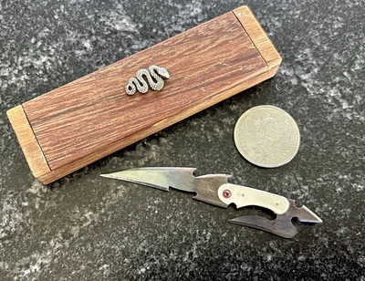 Henry Loos 定制微型剑花式展示盒 — 第 1/4 张图片