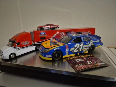 Lote de 3 Nascar Diecast Coleccionables Elliott Sadler #21 Ford Taurus Escala 1:24 Foto 1 de 4
