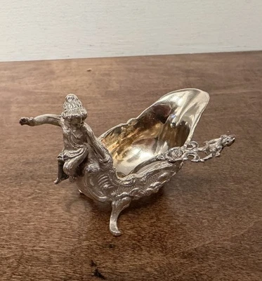 古董纯银盐窖带小天使..58.7 克 — 第 1/4 张图片