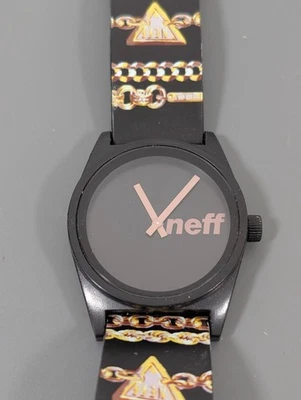 Reloj analógico Neff Daily con correa con estampado de cadena dorada y cara negra Foto 1 de 4