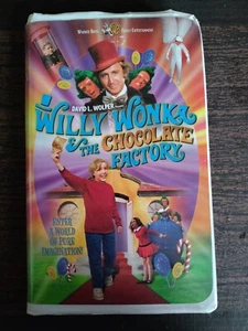 Willy Wonka and the Chocolate Factory (VHS, 2001, Clamshell) - Picture 1 of 3