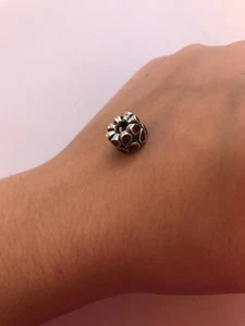 Chamilia Red Flower Ltd 2019 Charm - Picture 1 of 4