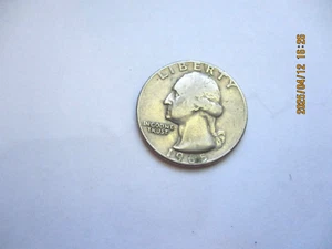 1965 QUARTER NO MINT MARKERROR ON LIBERTY&UNIT IN UNITED ARE IN THE EDGE OF COIN - Picture 1 of 3