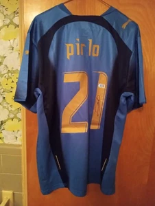 Andrea Pirlo Signed Italy Jersey (Beckett) BQ46146 - Picture 1 of 5