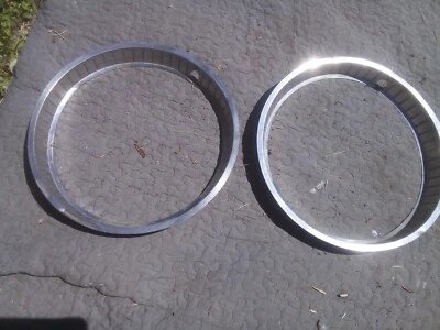 PAR DE 1959 Oldsmobile 88 98 Holiday Super Trim Rings 14" Juego de ruedas Accesorio Foto 1 de 4