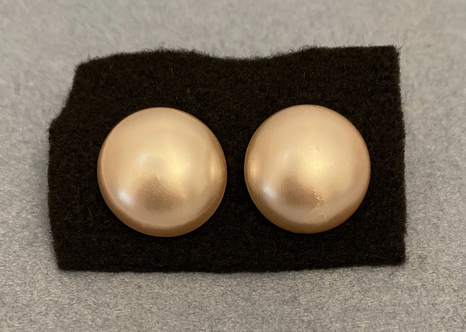 Vintage 1970s-1980s Earrings, Faux Pearl, 19 mm, Stud - Image 1 of 1