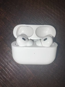 Apple AirPods Pro 2ème génération avec étui de charge sans fil MagSafe (USB-C)... - Photo 1 sur 5