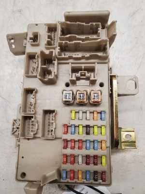Lexus ES300, Fuse Box Cabin, 02-03, VVTi, Auto, U150E, 5SPD,1MZFE, 82730-33040-A - Image 1 of 4