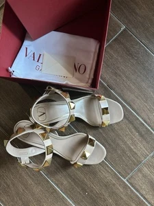 Authentic VALENTINO GARAVANI Roman Stud Block Heel Sandals, Rose/Gold, Size 38.5 - Picture 1 of 7
