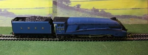 HORNBY LNER CLASS A4 SIR NIGEL GRESLEY LOCO & TENDER 4498. NEEDS ATTENTION - Picture 1 of 9
