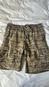 Carhartt Men’s Shorts Size 30 / M Excellent Conditions Camouflage Autumn Leaves - Picture 1 of 10