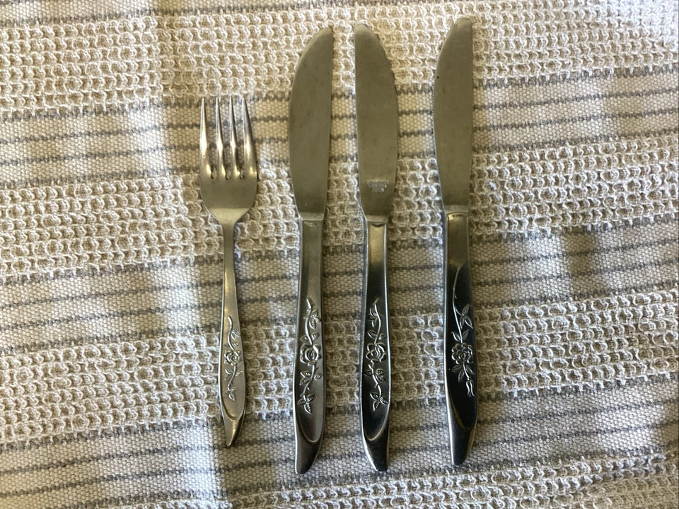 Cuchillos de horquilla Silhouette acero inoxidable diseño rosa Japón SST1 4 piezas Foto 1 de 1