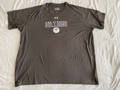 Citadel Bulldogs Under Armour Loose Fit Flyweight Shirt 2XL Military Gray Seal Cover