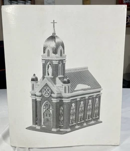 Dept 56 Christmas In The City Heritage Village Series Holy Name Church 58875 - Picture 1 of 14