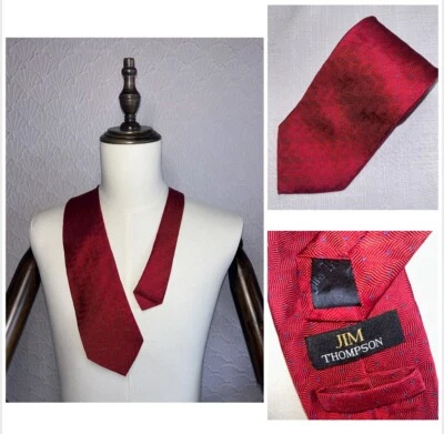 59" Jim Thompson Men’s Necktie Red with Blue Micro Dots 100% Silk Tie - EUC Foto 1 de 4