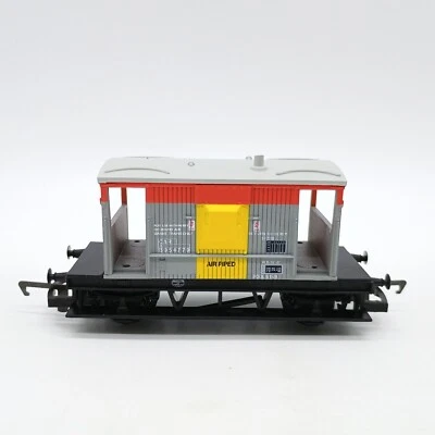 Hornby Brake Van Air Piped B954779 Grey Yellow Red - (Unused) Mint Condition - Image 1 of 4