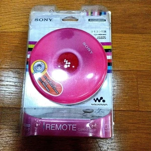 Walkman Sony D-Ej002 Lettore CD Portatile Rosa Funzionamento Confermatoci Stock Morto - Foto 1 di 1