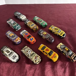 Lotto di 12 auto pressofuse NASCR: Earnhardt Jr, Jimmie Johnson, Tony Stewart e altre - Foto 1 di 14