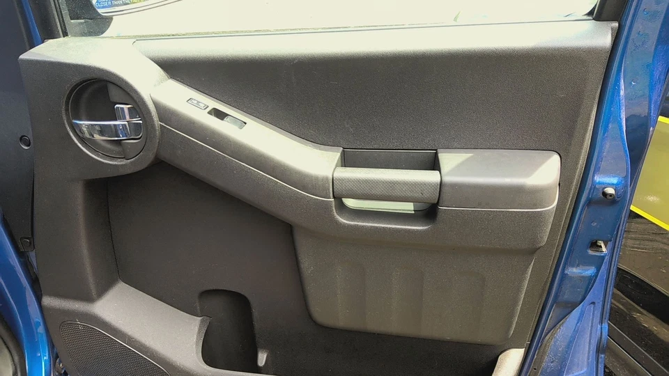 15 NISSAN XTERRA Front Door Trim Panel Passengergray - Image 1 of 1