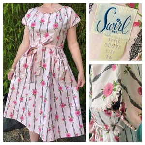 1950s Vintage Swirl Wrap Dress cotton floral pink ruffles flowers 50s day - Picture 1 of 11