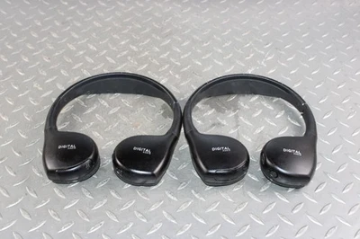 15-20 SUBURBAN Electronic DVD Entertainment Player Pair 2x Headphones Factory OE Foto 1 de 4