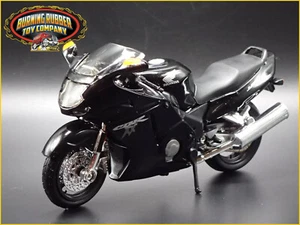 HONDA CBR1100XX SPORT BIKE MOTORCYCLE 1/18 SCALE DIORAMA DIECAST MODEL BIKE - Picture 1 of 8