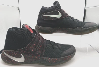 Zapatos de baloncesto Nike Kyrie 2 negros carmesí brillantes para hombre talla 12,5 EXCELENTES  Foto 1 de 4