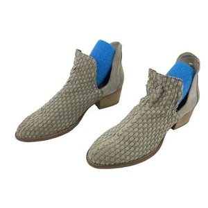 Very Volatile Women's Gray Slip On Basket Weave Leather Chelsea Boots Size 9 - Picture 1 of 7