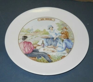 PIATTO VINTAGE 7,5" LE BIRE DA COLLEZIONE APILCO FRANCIA PORCELLANA FORMAGGIO SERIE - Foto 1 di 4