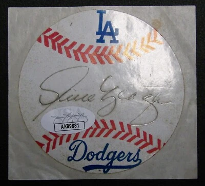 Pegatina de béisbol de 3 pulgadas firmada por Steve Yeager de Los Angeles Dodgers autenticada por la JSA Foto 1 de 2