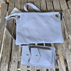 NUEVO CON ETIQUETAS VIOLA CASTELLANI Italia Cuero Azul Pálido 3 Vías Bolso Cinturón Cluch - Imagen 1 de 9