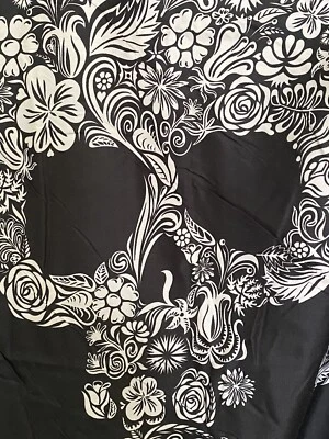 JUEGO COMPLETO EDREDÓN SHAM CALAVERA FLORAL BLANCO NEGRO DÍA DE LOS MUERTOS DÍA DE LOS MUERTOS Foto 1 de 4