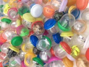 1.000 gekapselte Schmuck & Spielzeug Mischung in 1,1" Eichel Automat Kapseln Preise - Bild 1 von 3