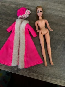 Topper Dawn doll wearing Wrap in the Night 820 - Picture 1 of 4