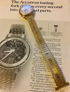 Reloj Accutron 214 Spaceview Bulova banda elástica chapado en oro años 60 Old Stock - Imagen 1 de 15