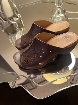 Zuecos de cuero talla 9 perfectos zapatos de vacaciones de verano Foto 1 de 4