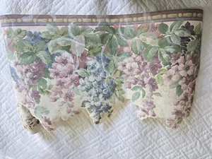 Pink Blue Flower Floral Textured Sculptured Scalloped Wallpaper Border 1 Rolls - Picture 1 of 8