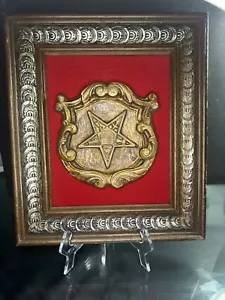 Targhe intagliate in legno tempio massonico/massonico con feltro rosso cremisi (set di 2) - Foto 1 di 4
