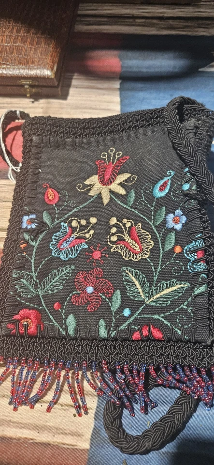 Lindo Bolso de Noche Bordado con Cuentas Cartera Negro Tapiz Correa para el Hombro Boho Años 80 Foto 1 de 1