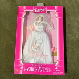Barbie Fashion Avenue BRIDAL 15897 Lace Bridal Gown Veil Umbrella Mattel 1996 - Picture 1 of 6