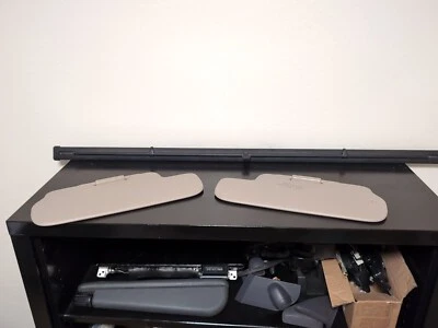 98-02 丰田陆地巡洋舰雷克萨斯 LX470 二级遮阳板一对左右米色 — 第 1/4 张图片