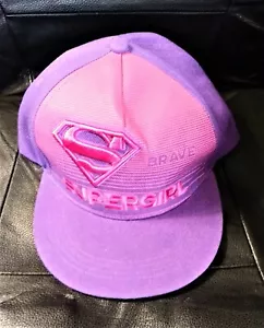 Gorra/sombrero de béisbol con logotipo de Supergirl Six Flags parque temático nuevo sin etiquetas - Imagen 1 de 3