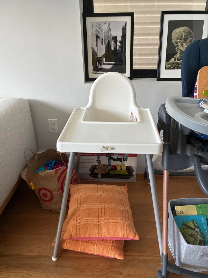 Silla alta IKEA Antilop para bebé y niño pequeño blanca Foto 1 de 1