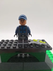 Lego Jurassic World – JW001 ACU Trooper - Minifigure from the set 75916 - Picture 1 of 2