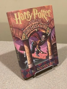 Harry Potter and the Sorcerer’s Stone - J K Rowling (FIRST EDITION 1st PRINTING! - Picture 1 of 24