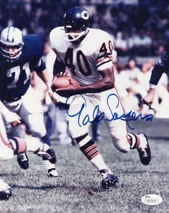 GALE SAYERS SIGNED AUTOGRAPHED PHOTO 8X10 AUTO JSA COA CHICAGO BEARS - Picture 1 of 2