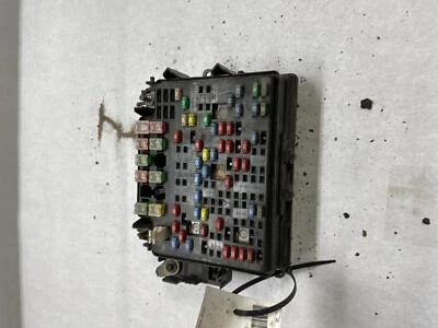 Used Fuse Box Engine fits: 2004 Gmc Sierra 2500 pickup  Grade A - Image 1 of 4