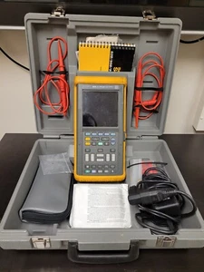 Fluke 105B Series II 100 MHz ScopeMeter Scope Meter Oscilloscope Multimeter - Picture 1 of 12