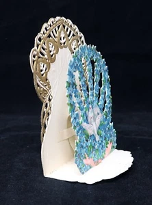 Carta fustellata ripiegabile primi '900 colombe bianche, Forget-Me-Nots bordo oro - Foto 1 di 5